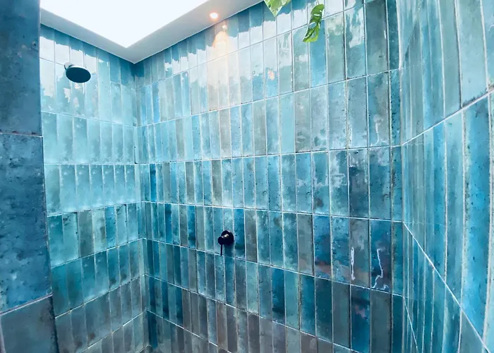 The Modern Alpine Oasis - Mountain Views - Rainfall Shower - Perfect For Couples 招待所 瓦纳卡