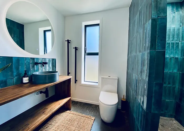 The Modern Alpine Oasis - Mountain Views - Rainfall Shower - Perfect For Couples 招待所 3*